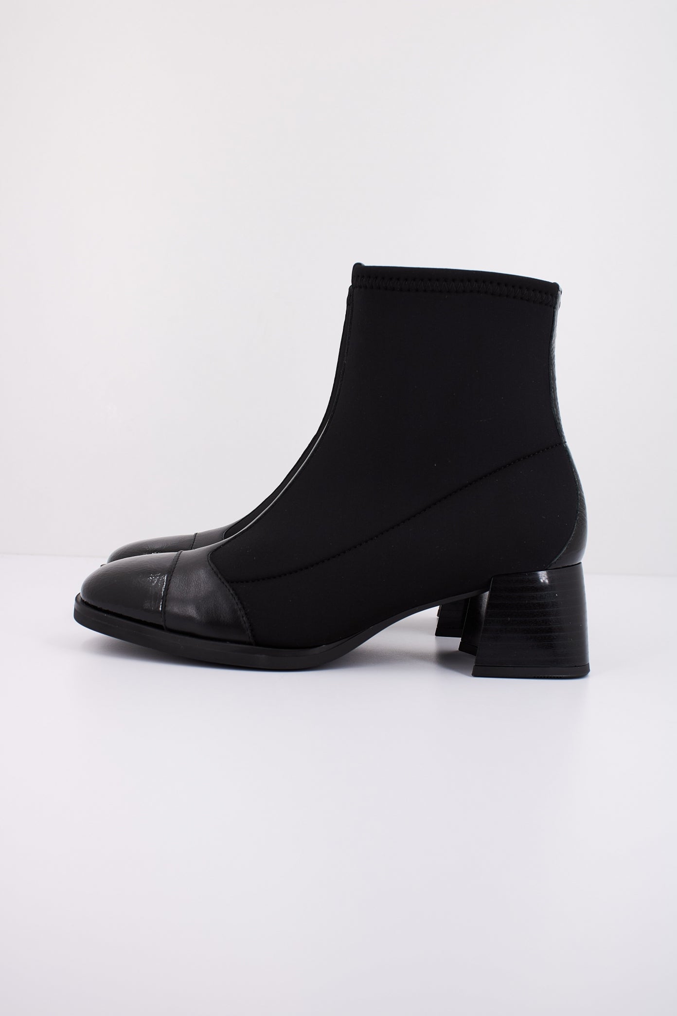 HISPANITAS HI en color BLACK  (1)