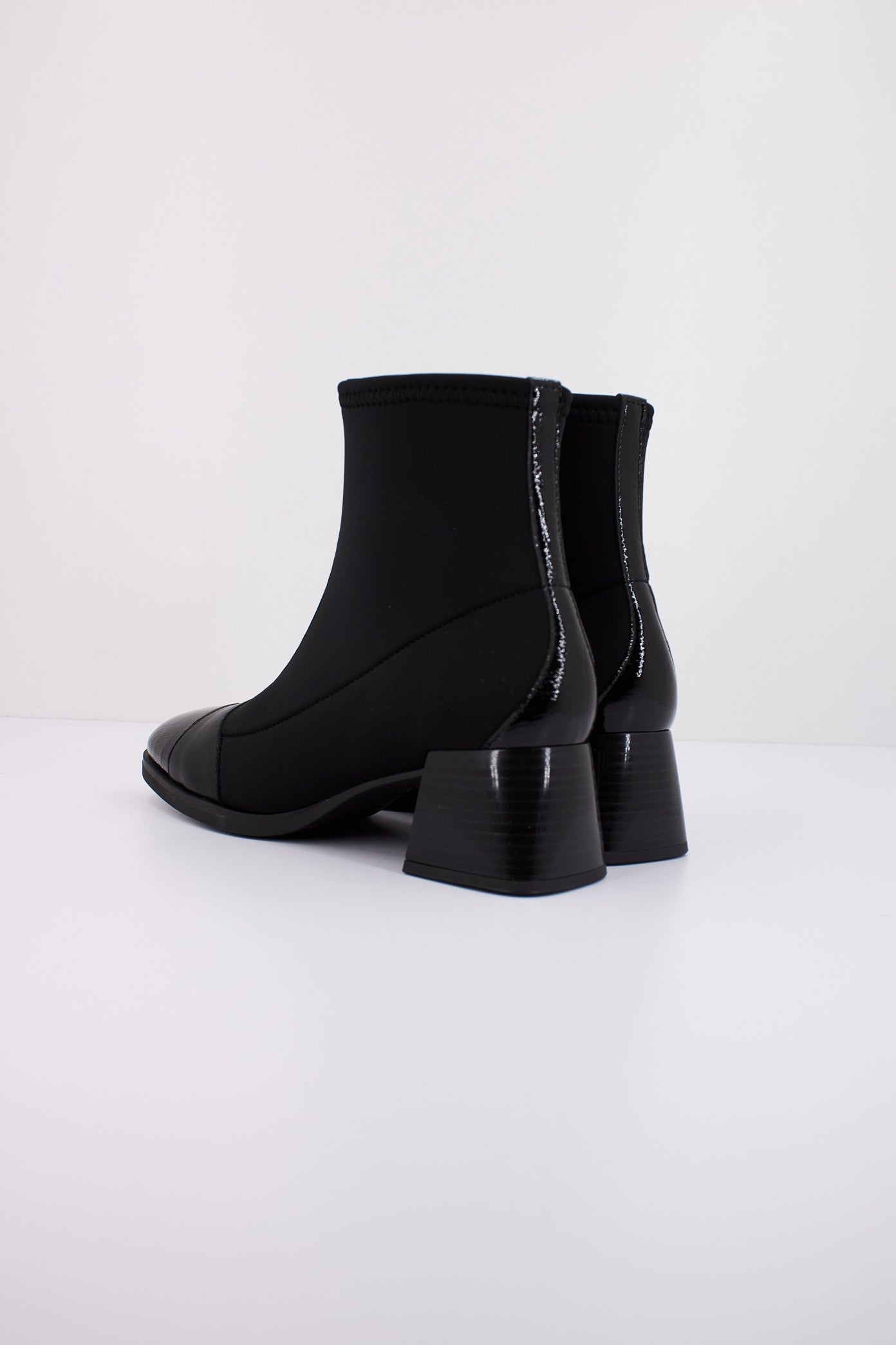 HISPANITAS HI en color BLACK  (4)