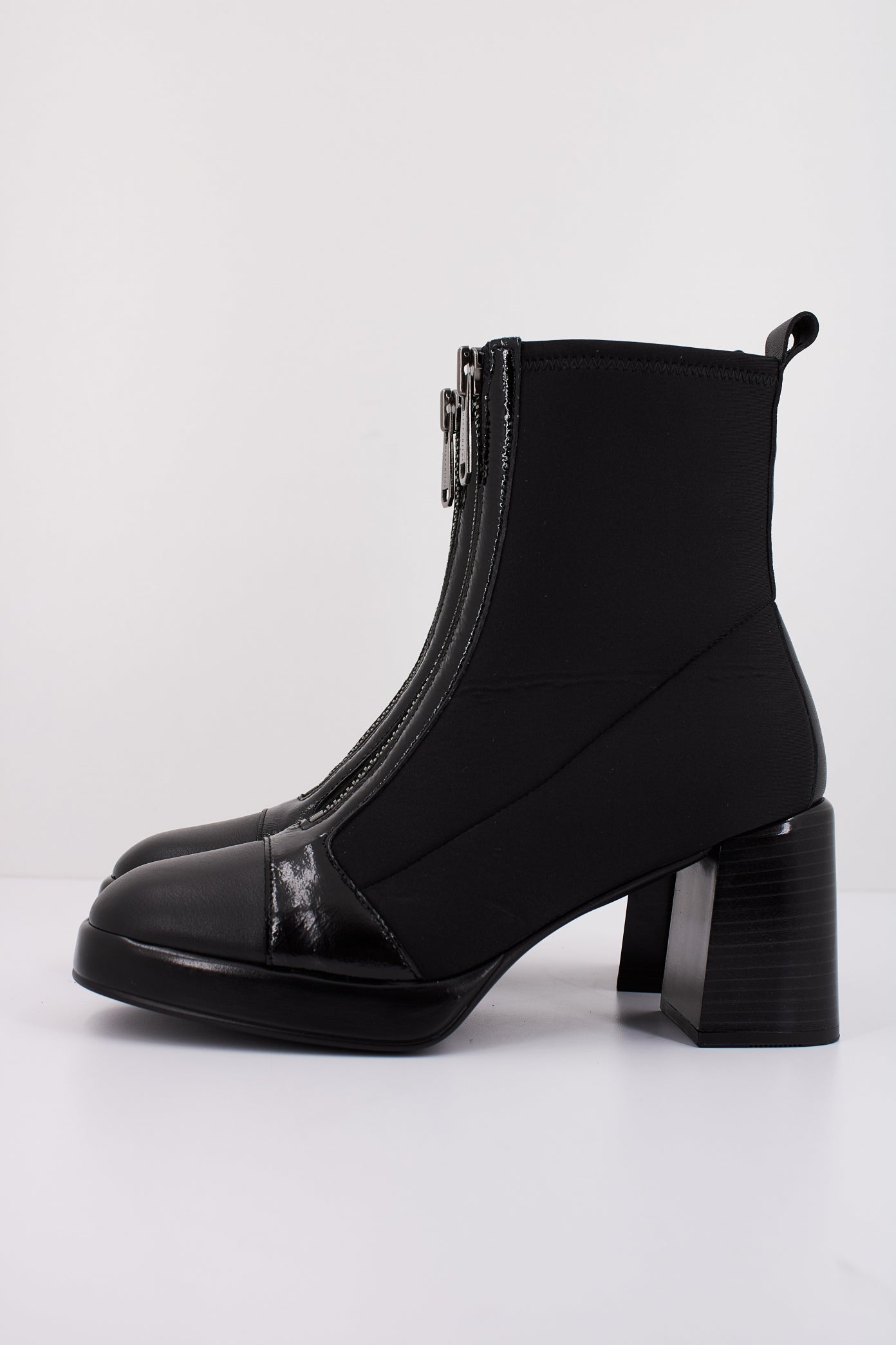 HISPANITAS HI en color BLACK  (1)