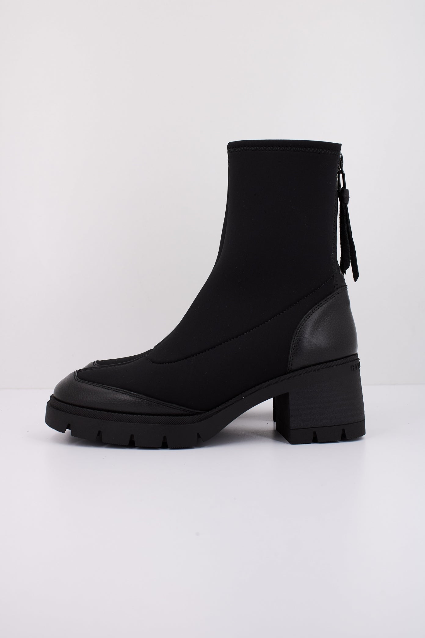 HISPANITAS HI en color BLACK  (1)