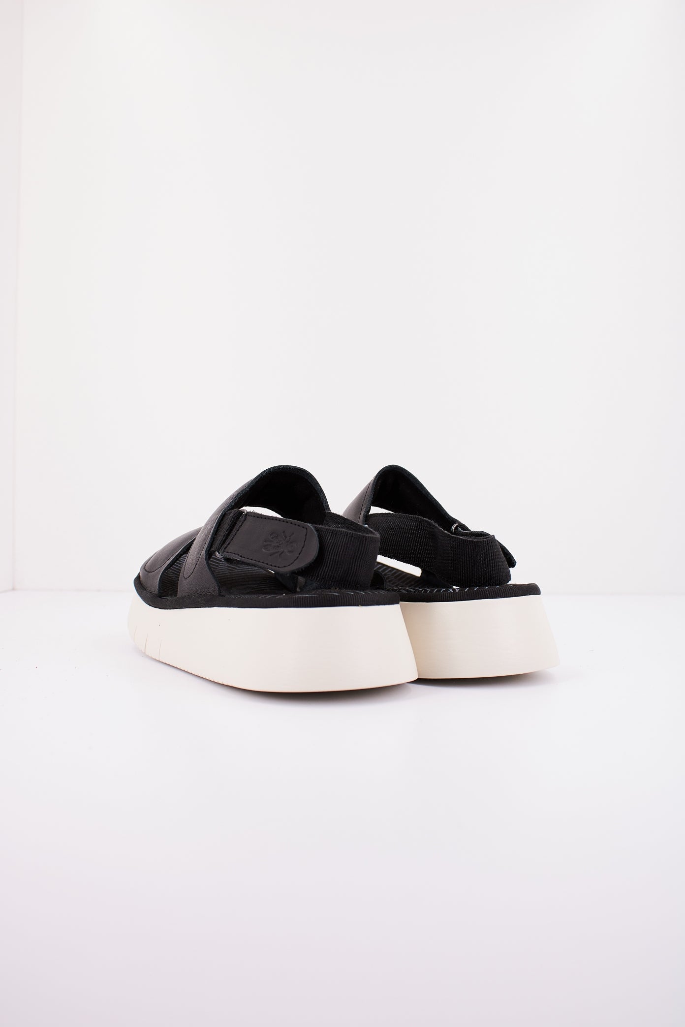 FLY LONDON CRAW en color BLACK  (3)