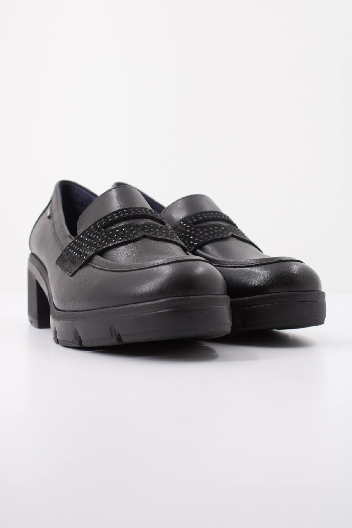 FLUCHOS F NAPLACK CALF  en color NEGRO  (2)