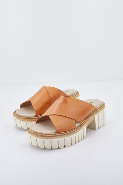 YELLOW THELMA en color CUERO  (3)