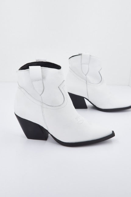 YELLOW PONY en color BLANCO  (2)