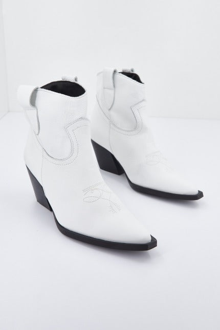 YELLOW PONY en color BLANCO  (3)