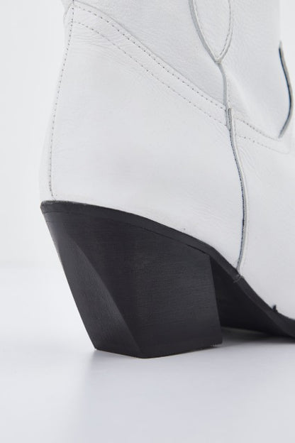 YELLOW PONY en color BLANCO  (4)