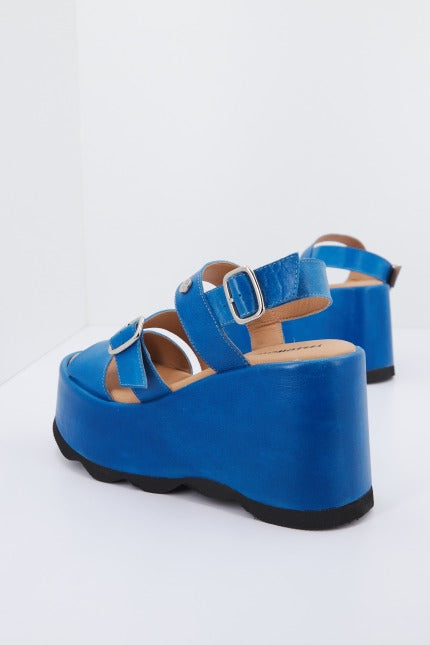 YELLOW CARRIE en color AZULON  (3)