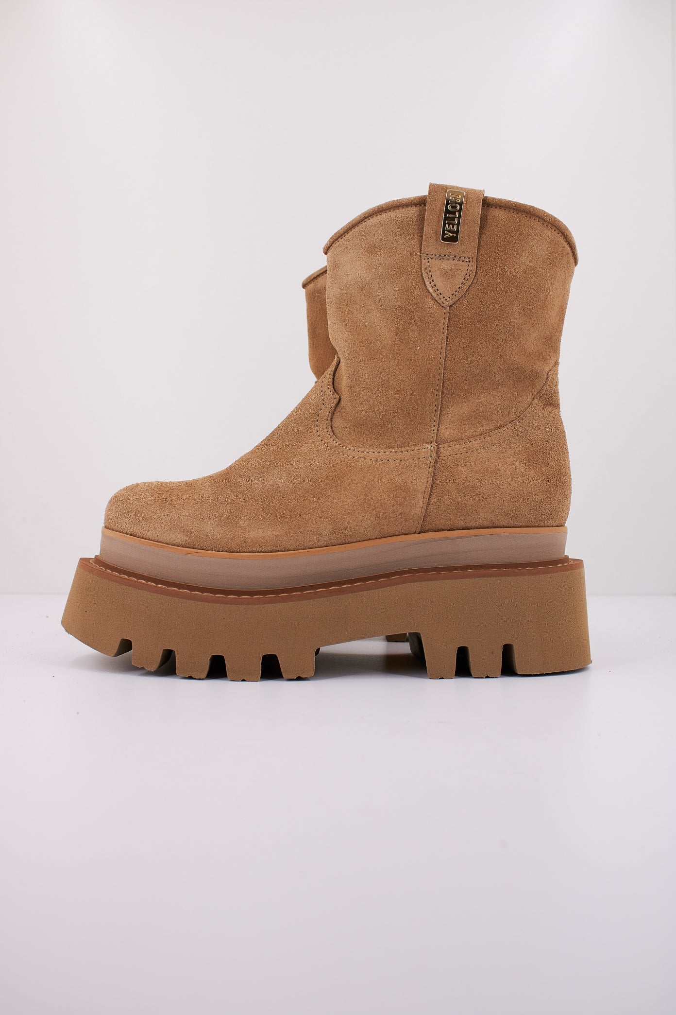 YELLOW GOLDEN en color ARENA  (1)