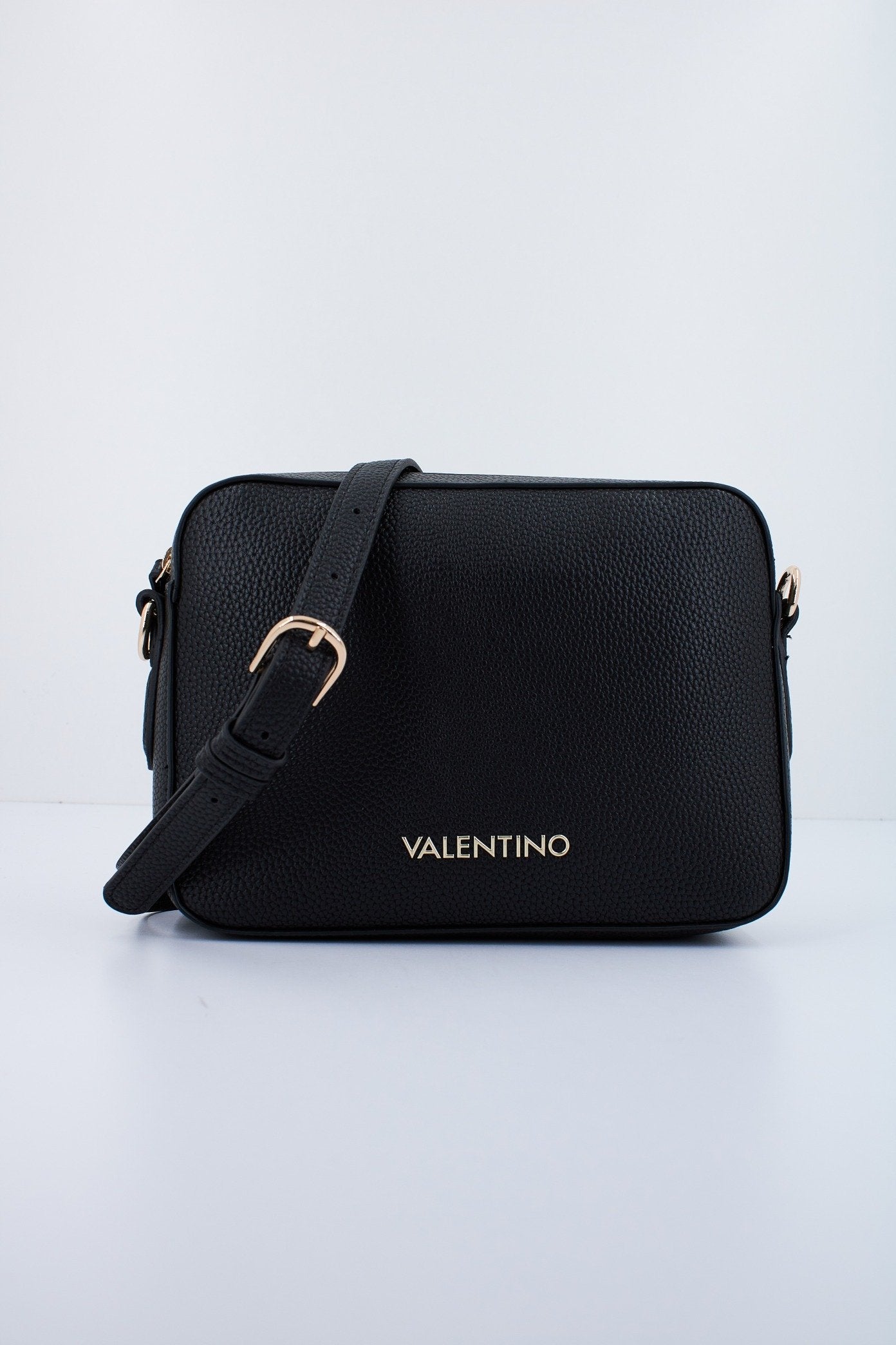 VALENTINO BAGS  BRIXTON en color NERO  (1)