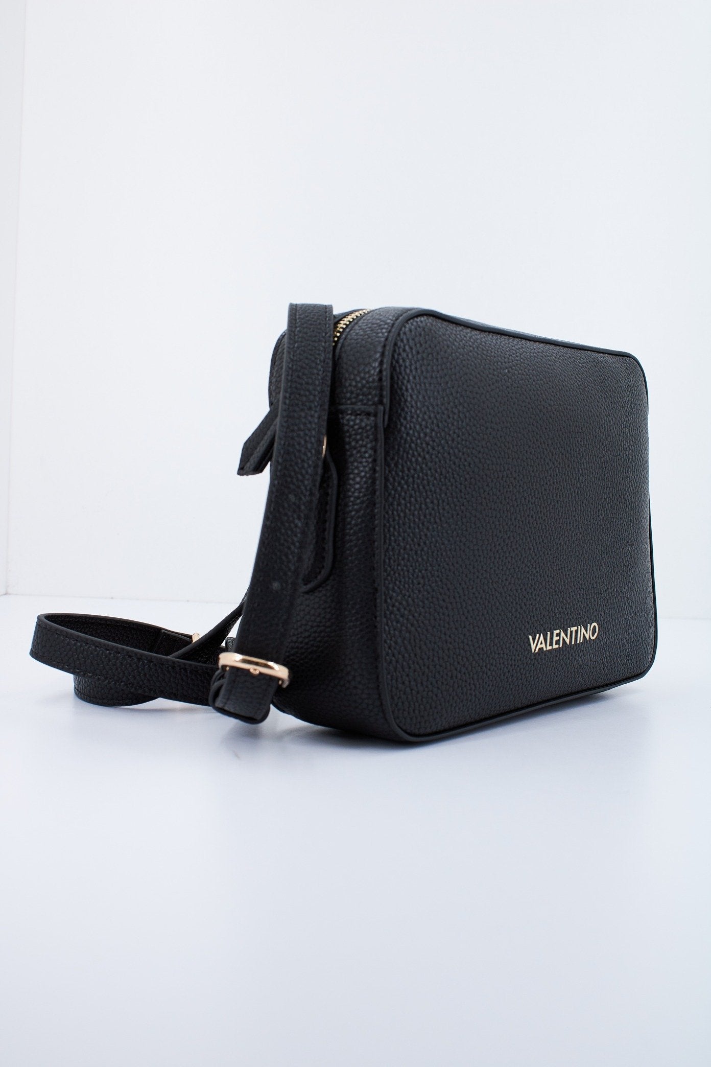 VALENTINO BAGS  BRIXTON en color NERO  (3)