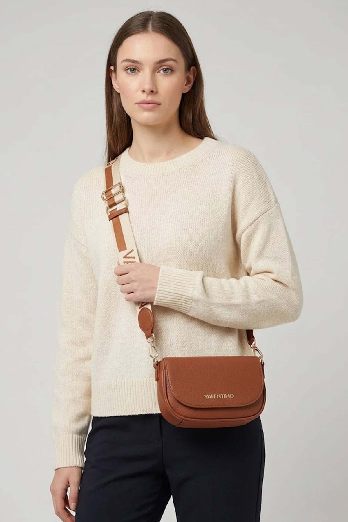 VALENTINO BAGS DORIS RE en color CUOIO  (1)