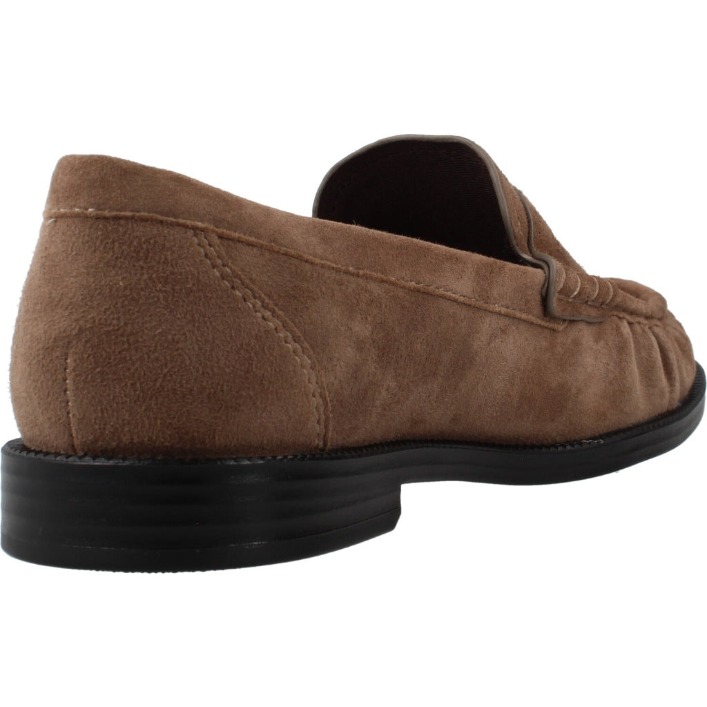 TAMARIS   MOCASIN en color TAUPE  (3)