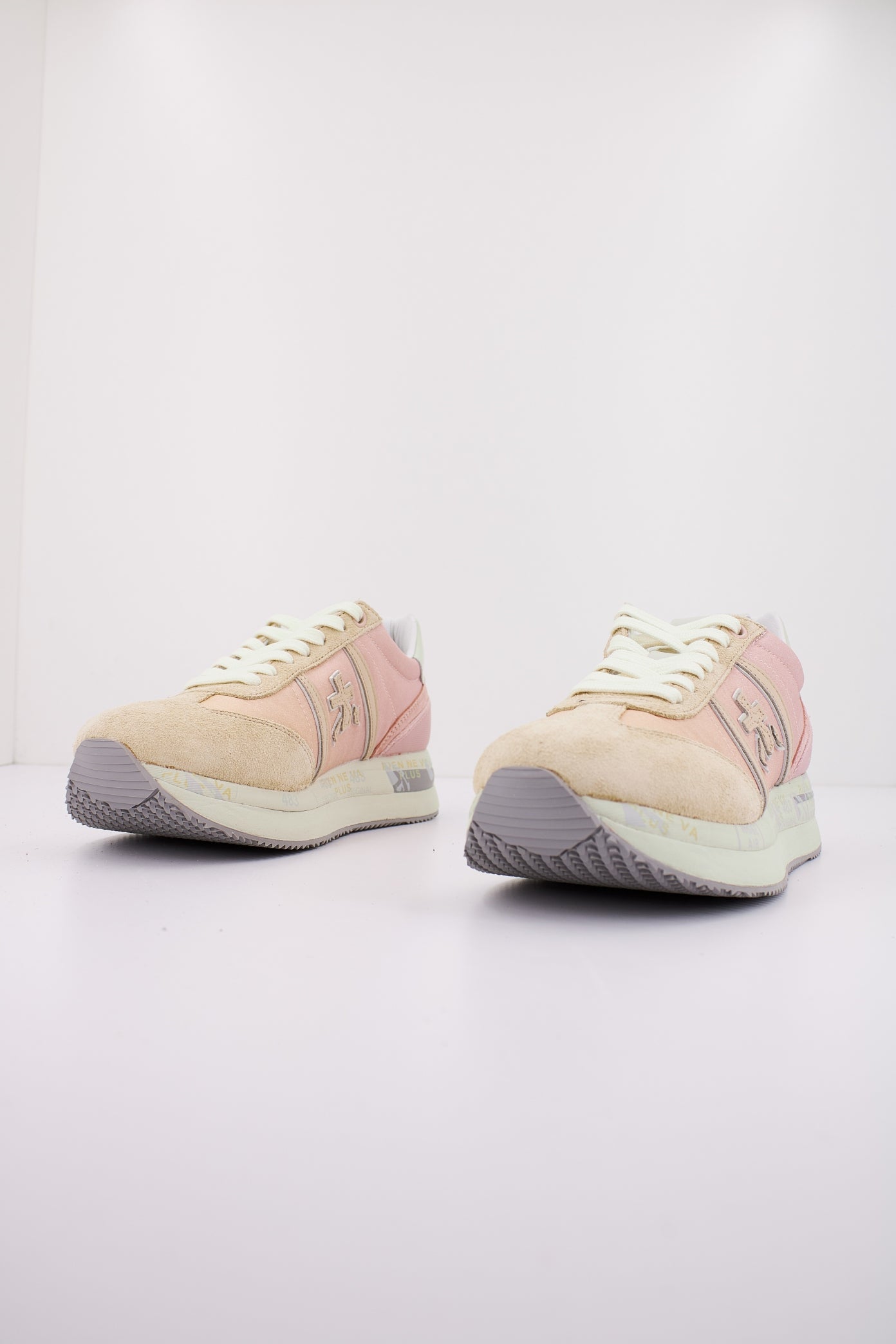 PREMIATA CONNY   en color   (2)