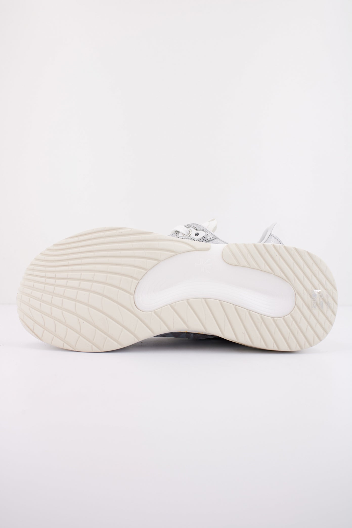 PREMIATA MOERUND en color   (4)