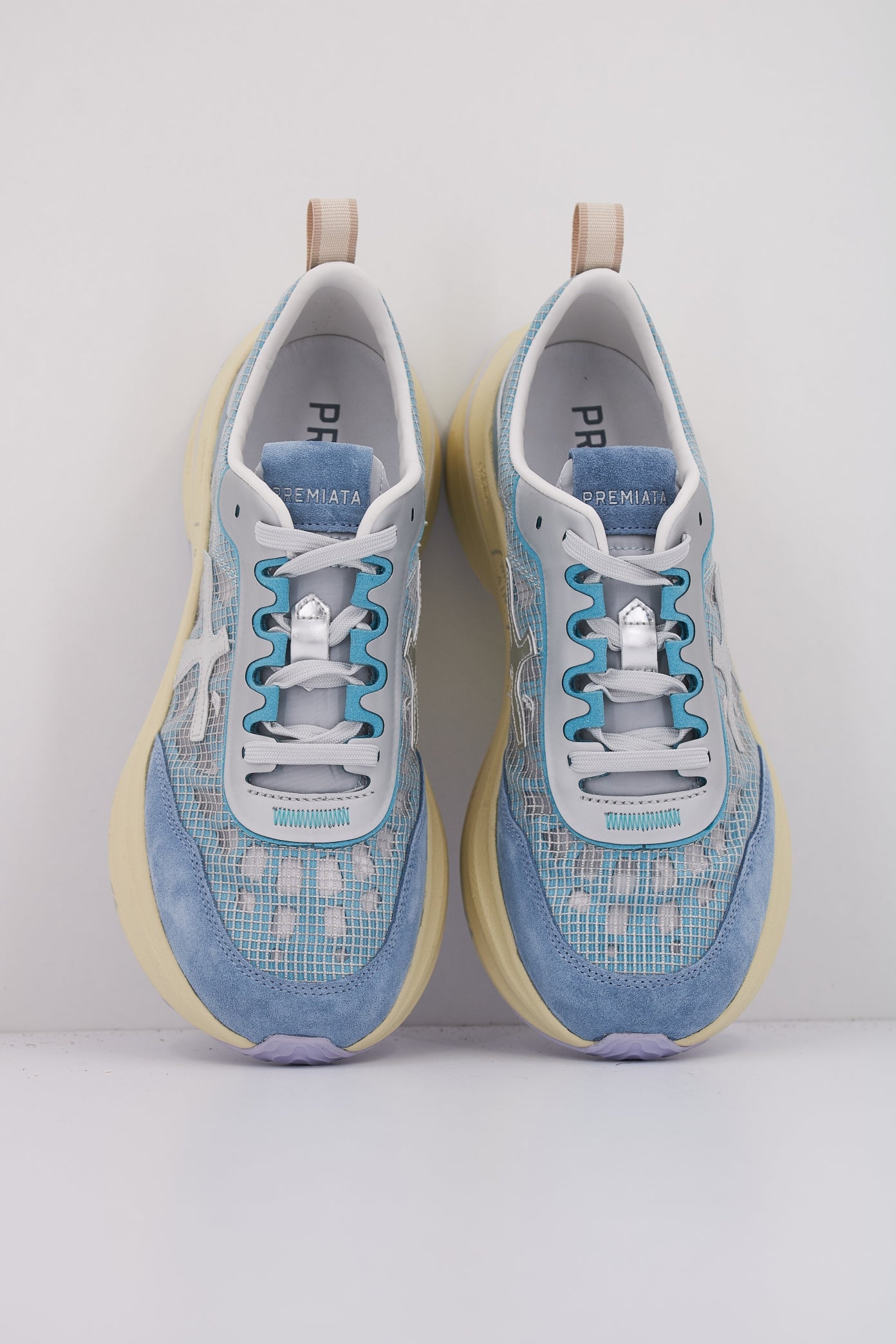 PREMIATA HILL  en color   (3)