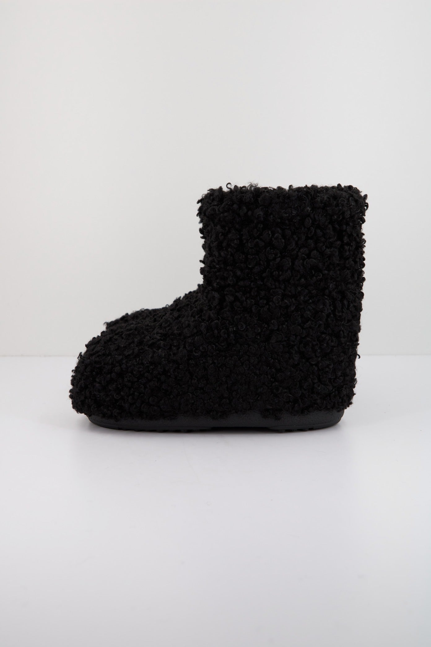 MOON BOOT MB ICON LOW FAUX CUR en color BLACK  (1)