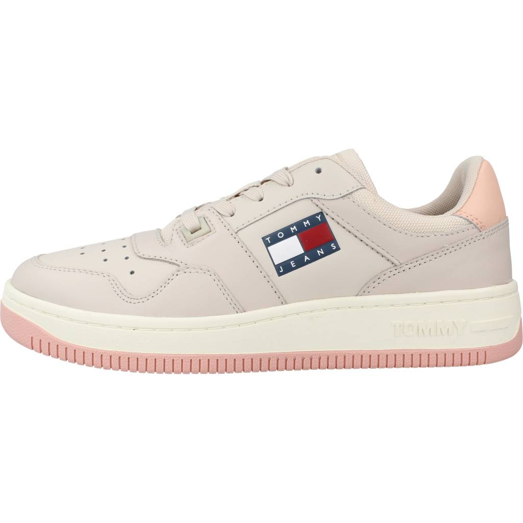 TOMMY JEANS RETRO BASKET en color ACEBEIGE  (2)