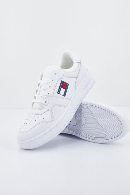 TOMMY JEANS RETRO BASKET en color YBRWHITE  (4)