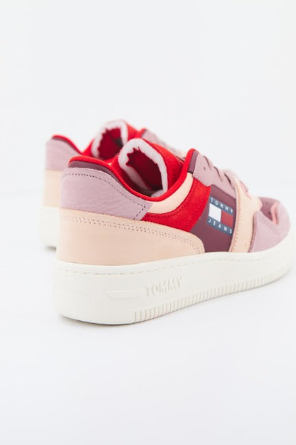 TOMMY JEANS  LOW NUBUK en color VLPDPRG  (3)