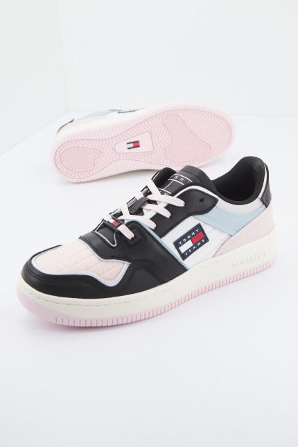 TOMMY JEANS  PASTEL LOW B en color PNZBLSIS  (1)