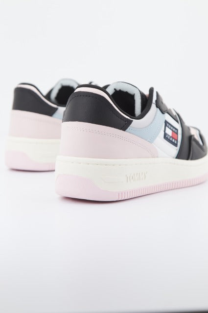 TOMMY JEANS  PASTEL LOW B en color PNZBLSIS  (3)