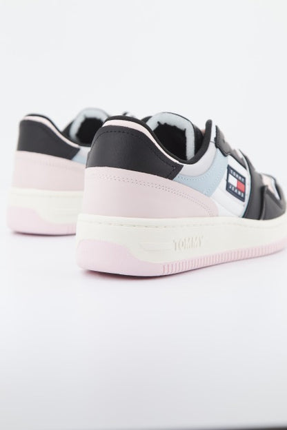 TOMMY JEANS  PASTEL LOW B en color PNZBLSIS  (3)