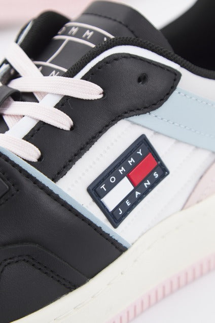 TOMMY JEANS  PASTEL LOW B en color PNZBLSIS  (4)