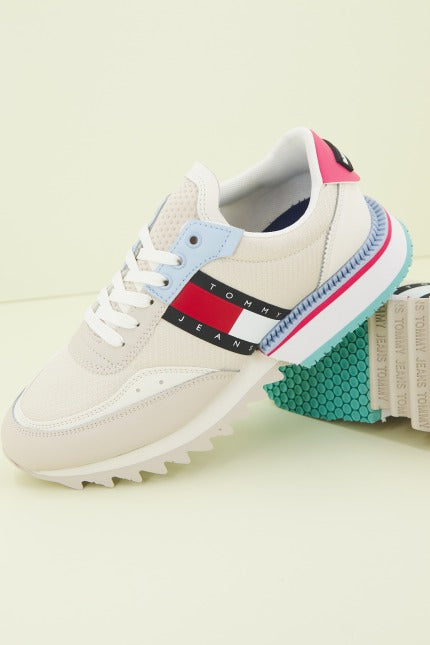 TOMMY JEANS SNEAKER CLEATED en color ACEBG  (2)