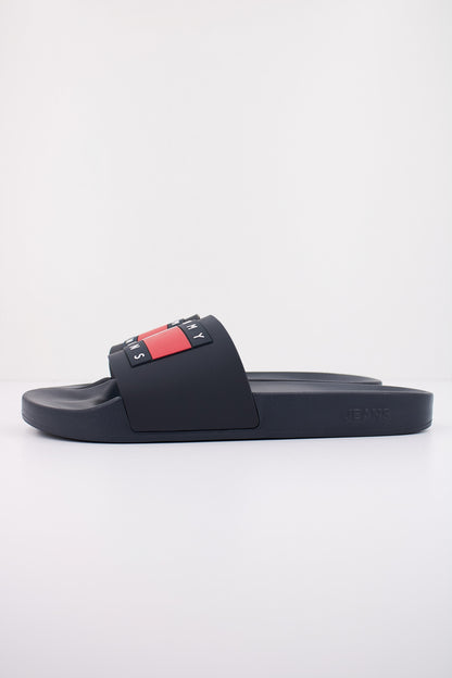 TOMMY JEANS POOL SLIDE ESS en color CG  (1)