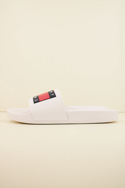 TOMMY JEANS POOL SLIDE ESS en color TCR  (1)