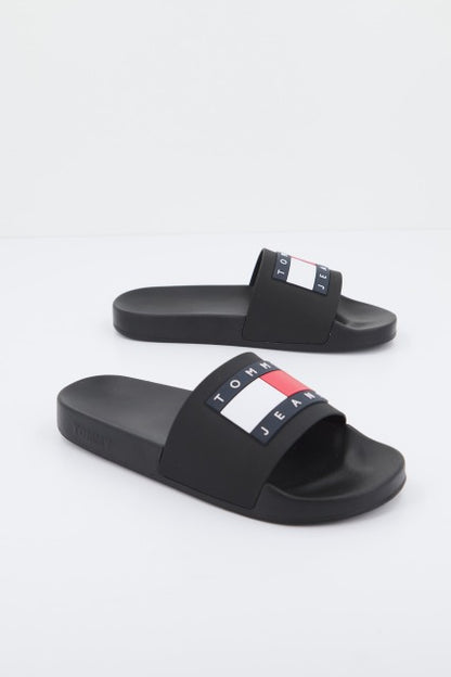 TOMMY JEANS FLAG POOL SLD ESS en color BDS  (2)