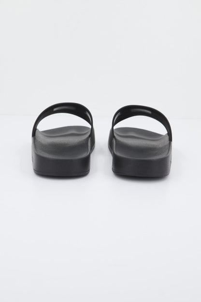 TOMMY JEANS FLAG POOL SLD ESS en color BDS  (3)