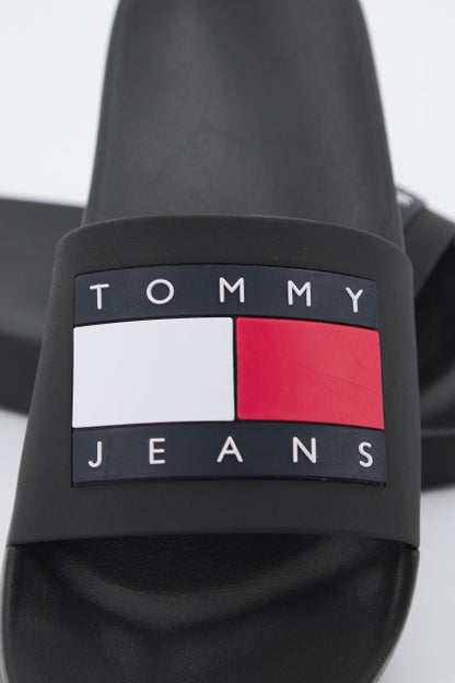 TOMMY JEANS FLAG POOL SLD ESS en color BDS  (4)