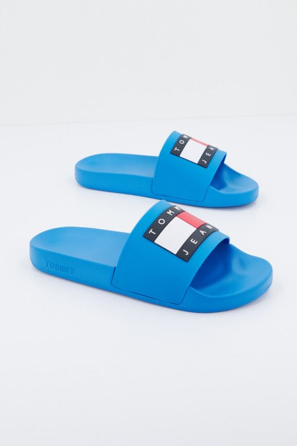 TOMMY JEANS FLAG POOL SLD ESS en color CP  (2)