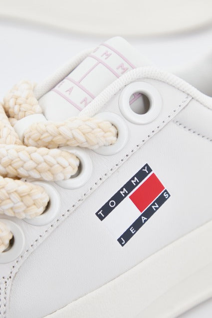 TOMMY JEANS  CITY FLATFORM en color YBL  (4)