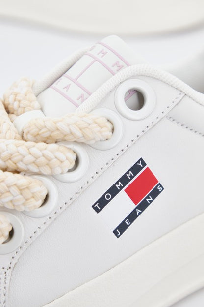 TOMMY JEANS  CITY FLATFORM en color YBL  (4)