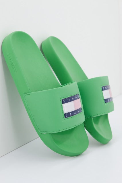 TOMMY JEANS FLAG PRINT POOL SLD en color LY  (2)