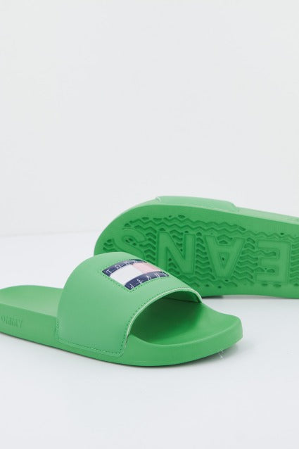 TOMMY JEANS FLAG PRINT POOL SLD en color LY  (3)