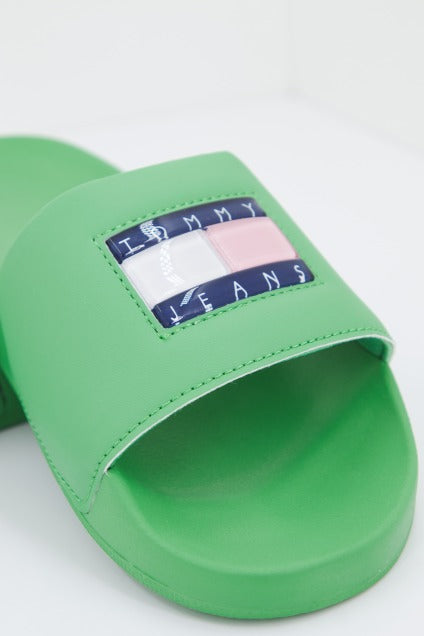 TOMMY JEANS FLAG PRINT POOL SLD en color LY  (4)