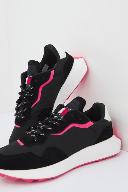 TOMMY JEANS NEW RUNNER en color GJ  (4)