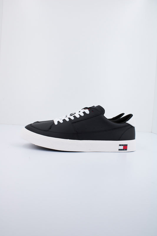 TOMMY JEANS TJM VULCANIZED ESS en color BDS  (1)