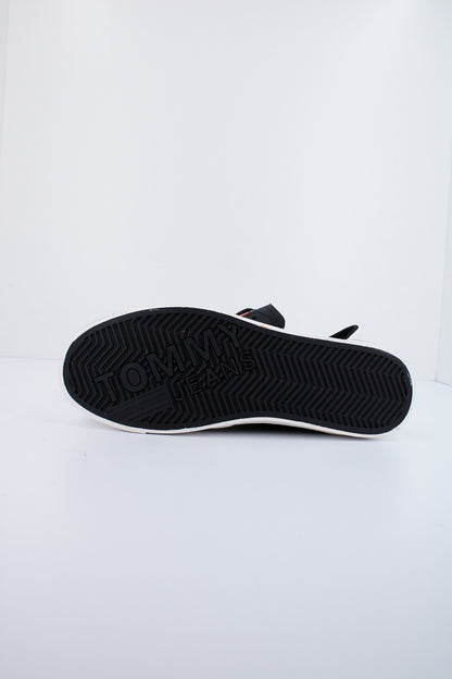 TOMMY JEANS TJM VULCANIZED ESS en color BDS  (4)