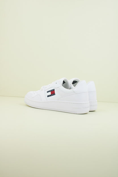 TOMMY JEANS TJW RETRO BASKET ESS en color YBS  (3)