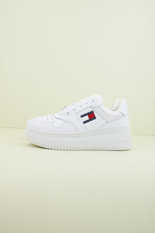 TOMMY JEANS TJW RETRO BASKET FLA en color YBS  (1)