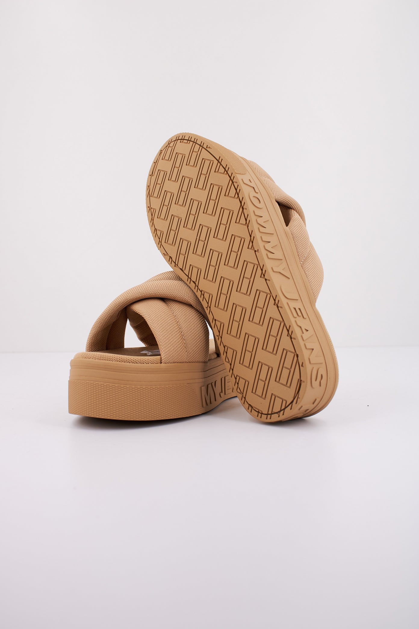 TOMMY JEANS TJW LETTERING FLATFO en color AB  (5)