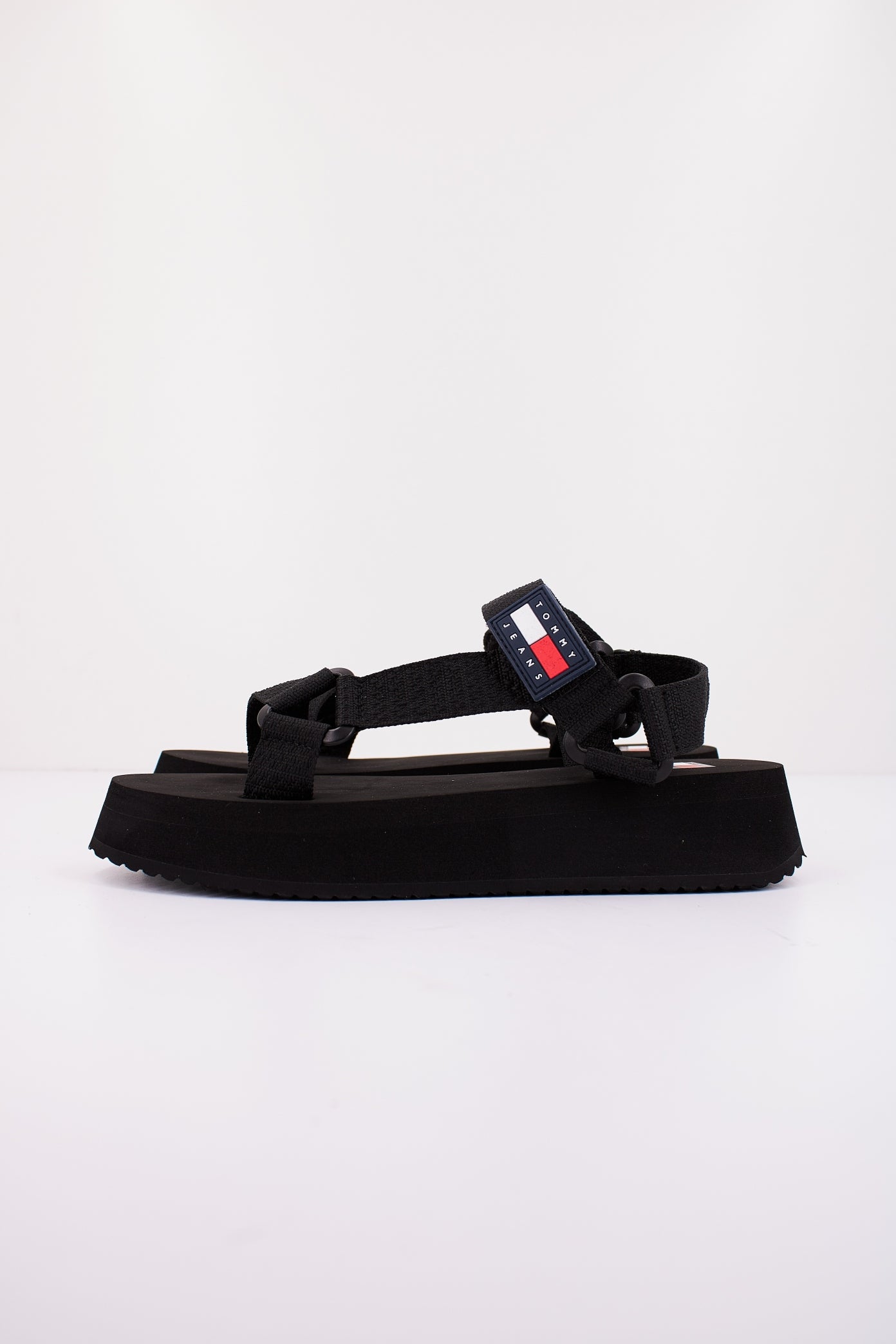 TOMMY JEANS TJW EVA SANDAL en color BDS  (1)