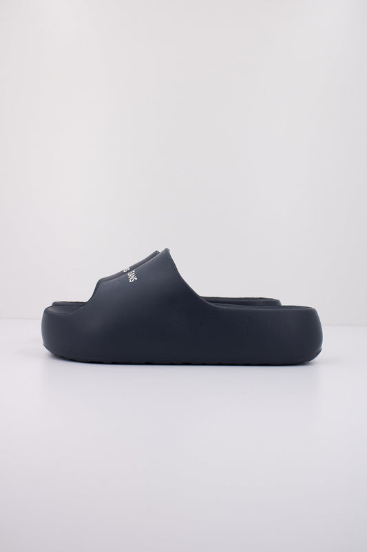 TOMMY JEANS TJW CHUNKY FLATFORM  en color CG  (1)