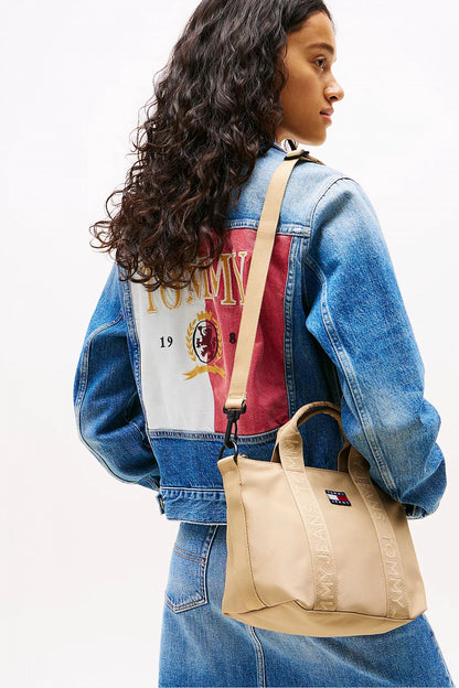 TOMMY JEANS DAILY MINI TOTE en color ACT  (4)