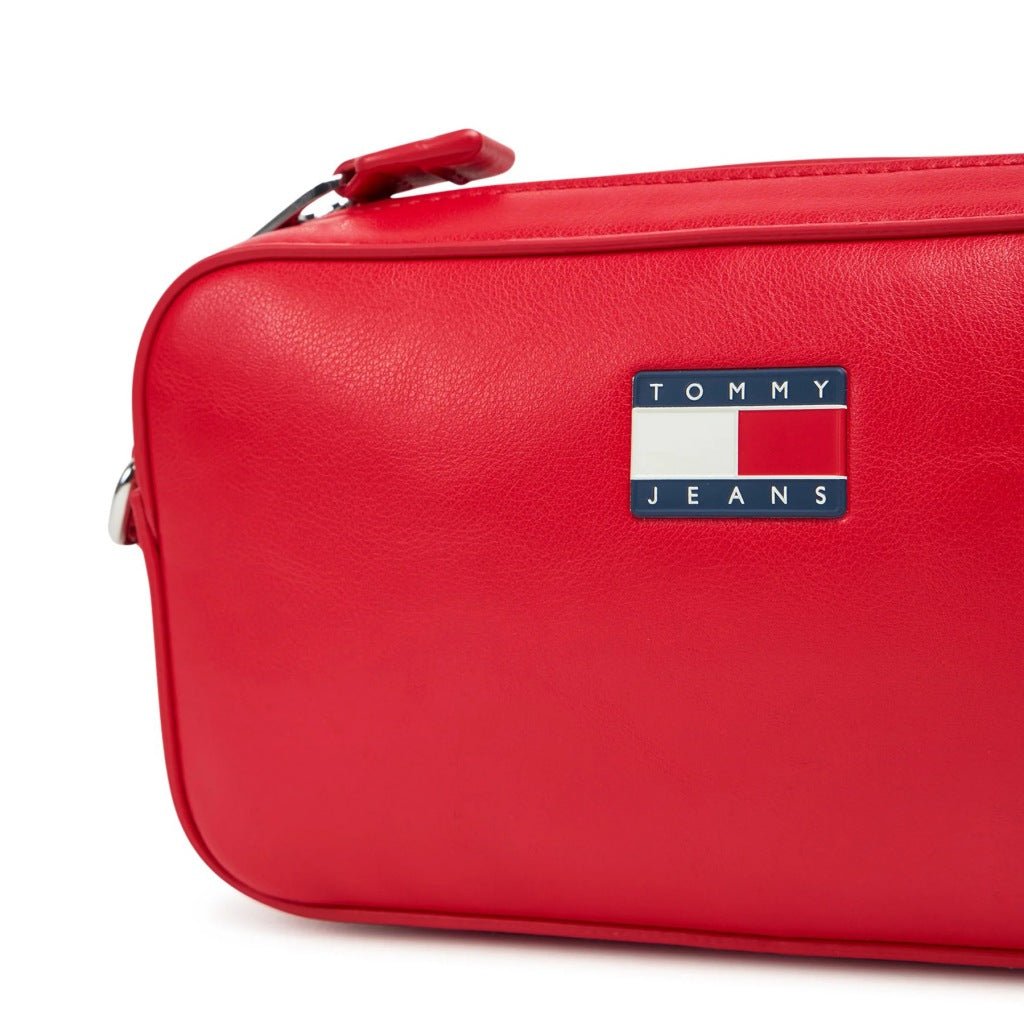 TOMMY JEANS MUST ONVERTIBLE CAME en color XME  (1)