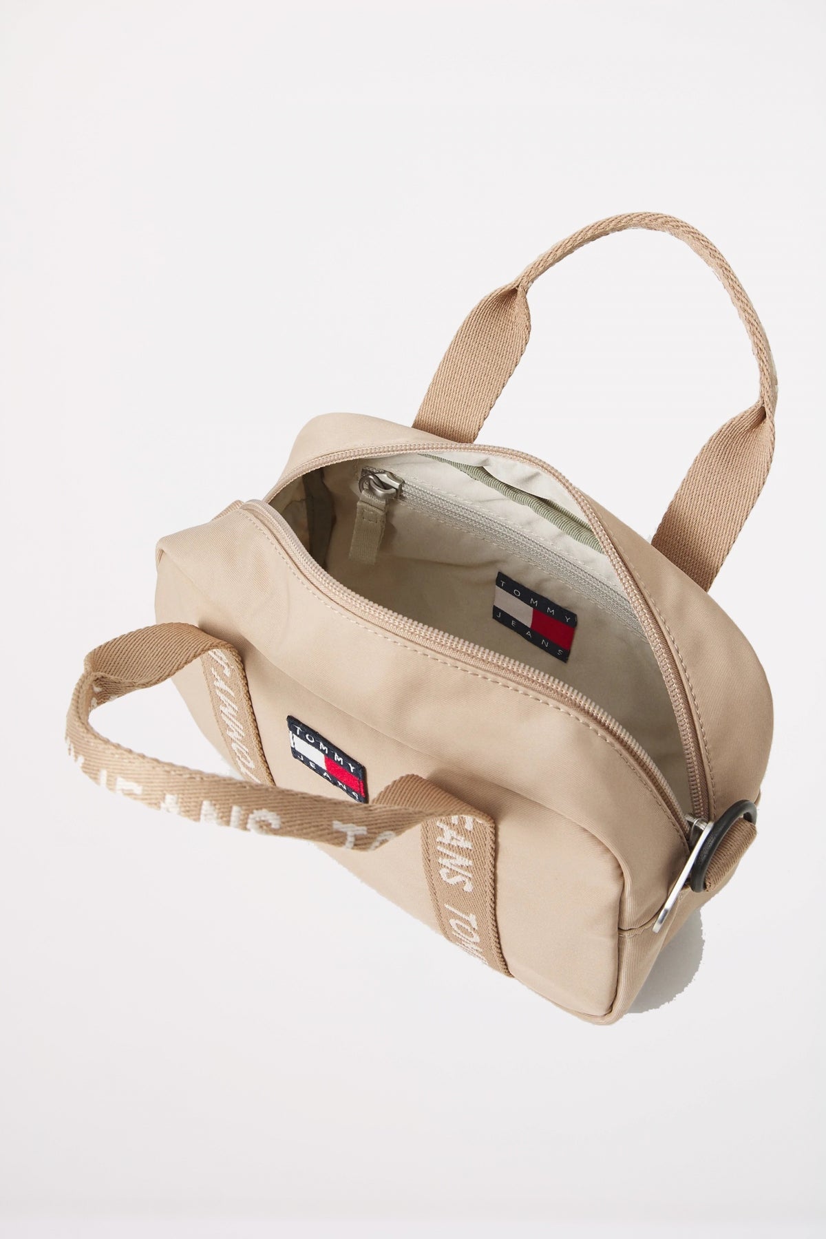 TOMMY JEANS TJW ESS DAILY CROSSO en color GUQ  (3)